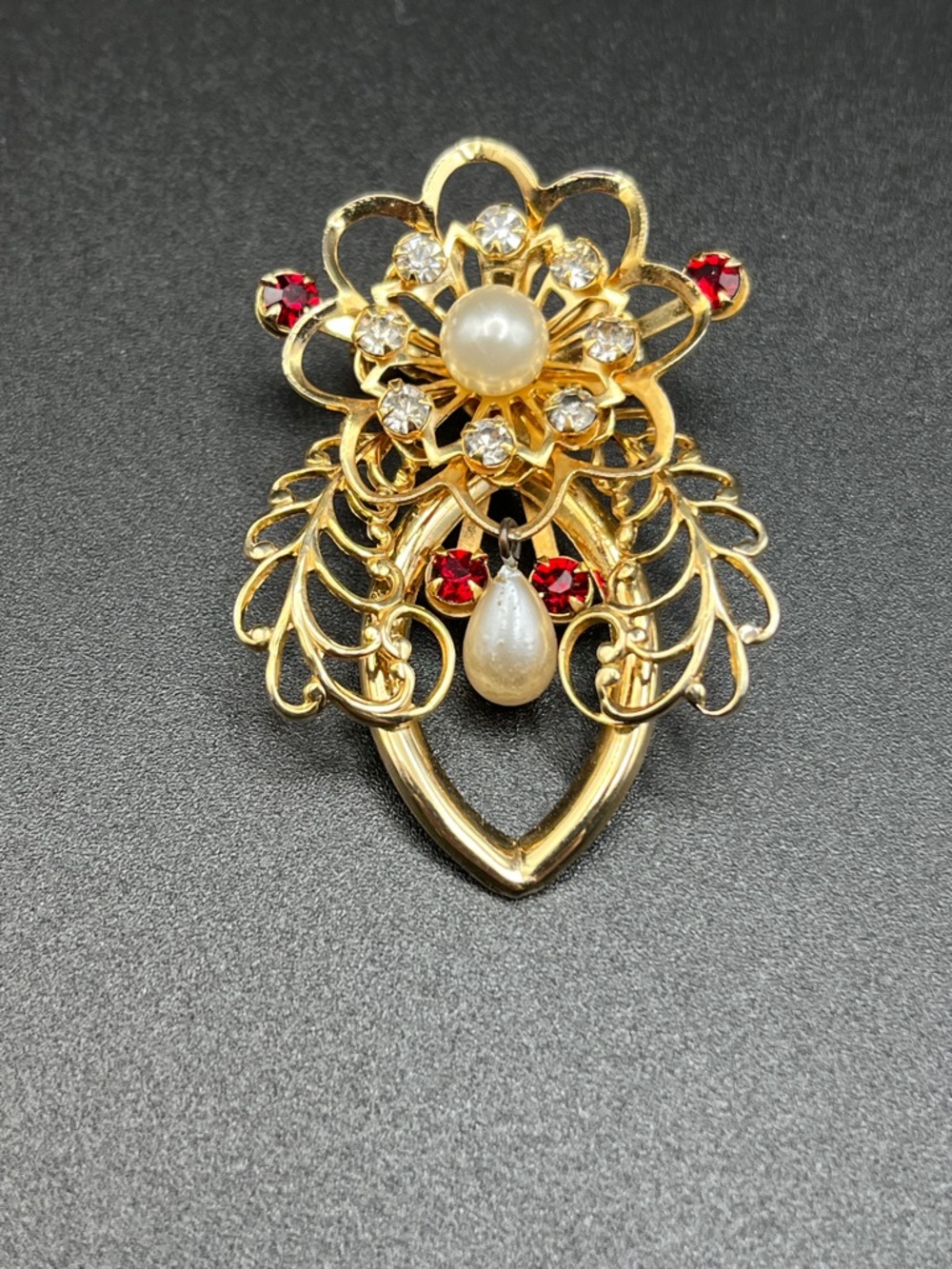 Vintage brooch/pendant